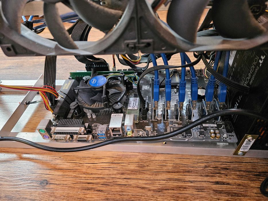 Майнинг риг със 6 карти rx580 8GB Mining rig ETH Копачка