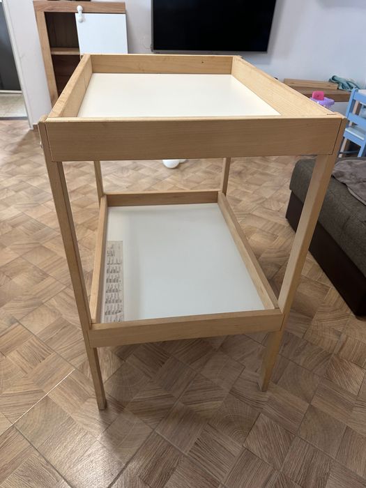 Măsuță de înfășat