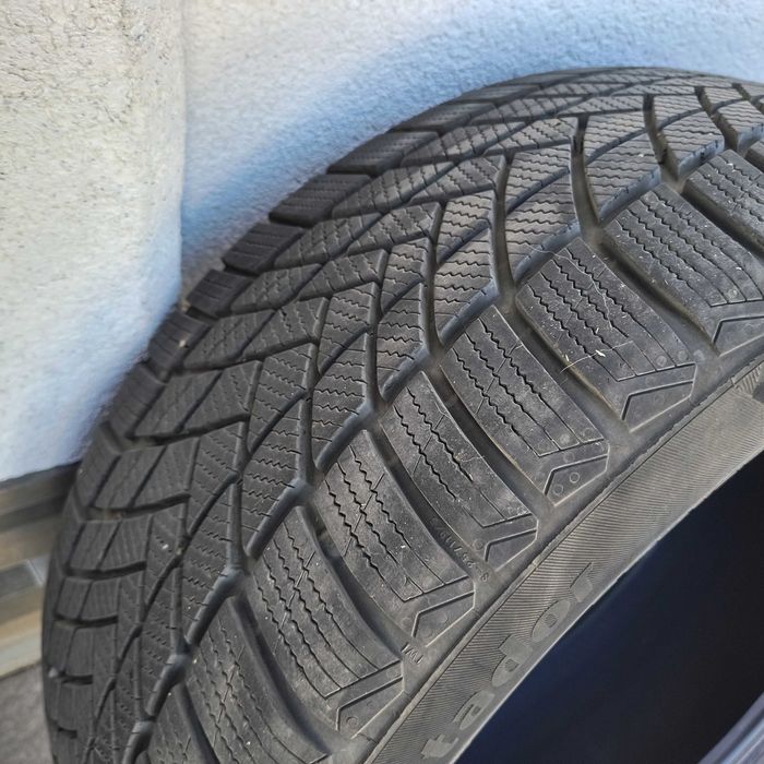 Зимни Гуми 235/50 R18 101V