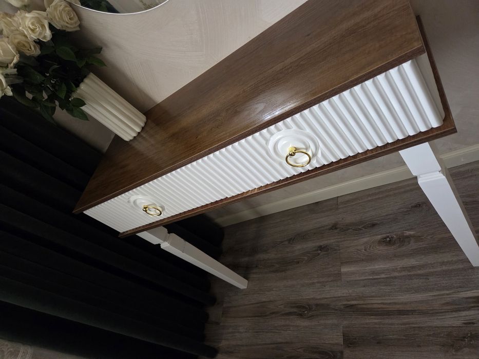 Туалетный столик / консоль 110 см, почти новый