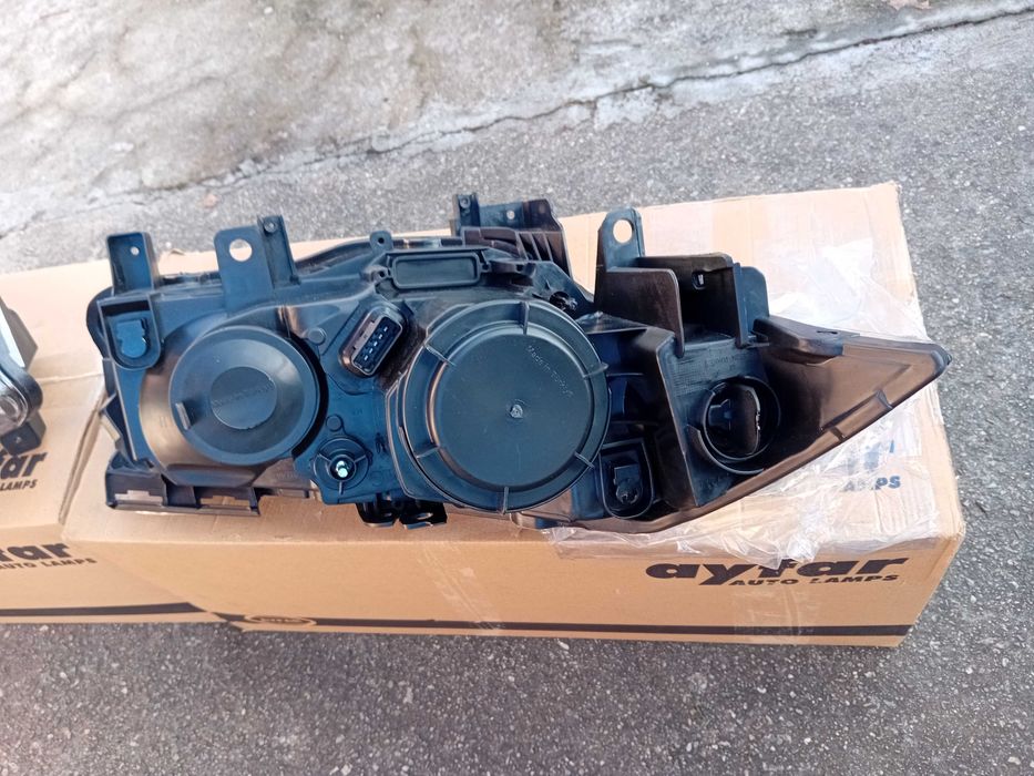 Фар Рено Меган 2 Фейс НОВ