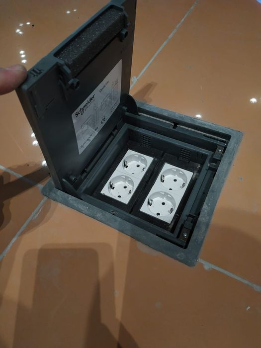 Электрик . Электро монтаж.