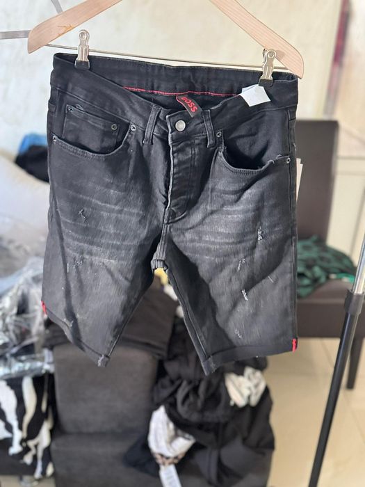 Pantaloni scurti pentru barbati