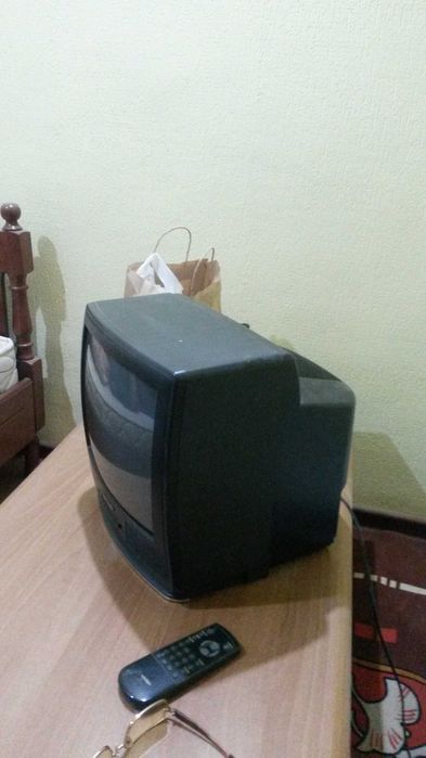 Телевизор Sharp диагональ 36 см