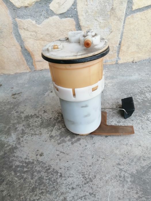 Бензинова помпа за Toyota yaris verso 1.3 vvti 86 коня 2002