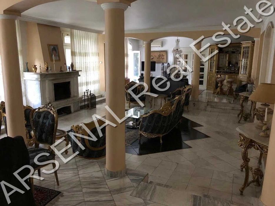 Дава се под наем Къща в София, Княжево - 1300 кв.м за 4000 € - Снимка #2