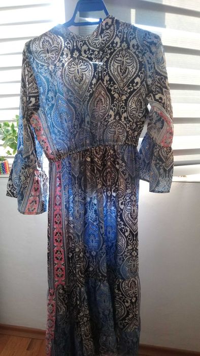 Чисто нова лятна рокля с етикет тип индийска , коприна