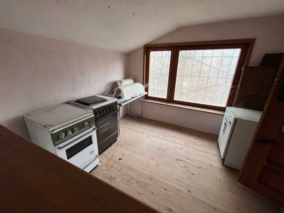 Продажба на прекрасна двуетажна вила в село Долно Сахране