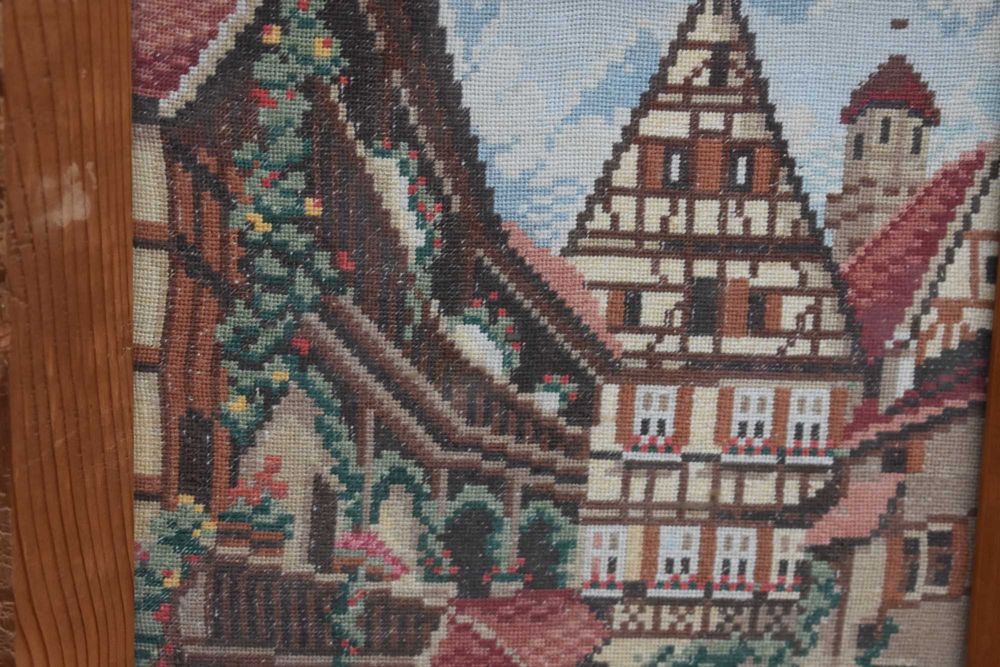 Гоблен рамкиран остъклен. Цена 155лв