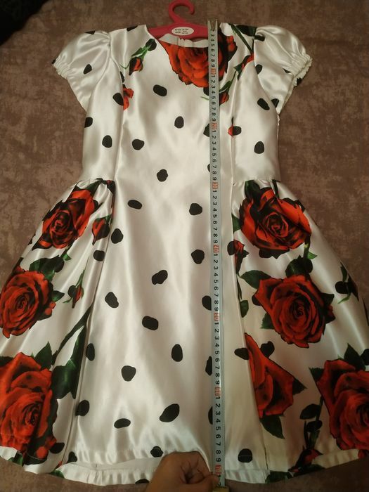 Рокли и костюми за повод