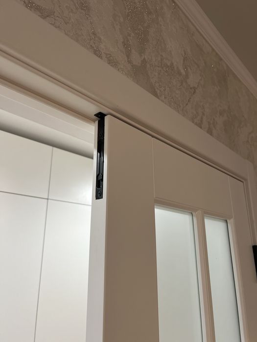 Установка межкомнатных дверей.