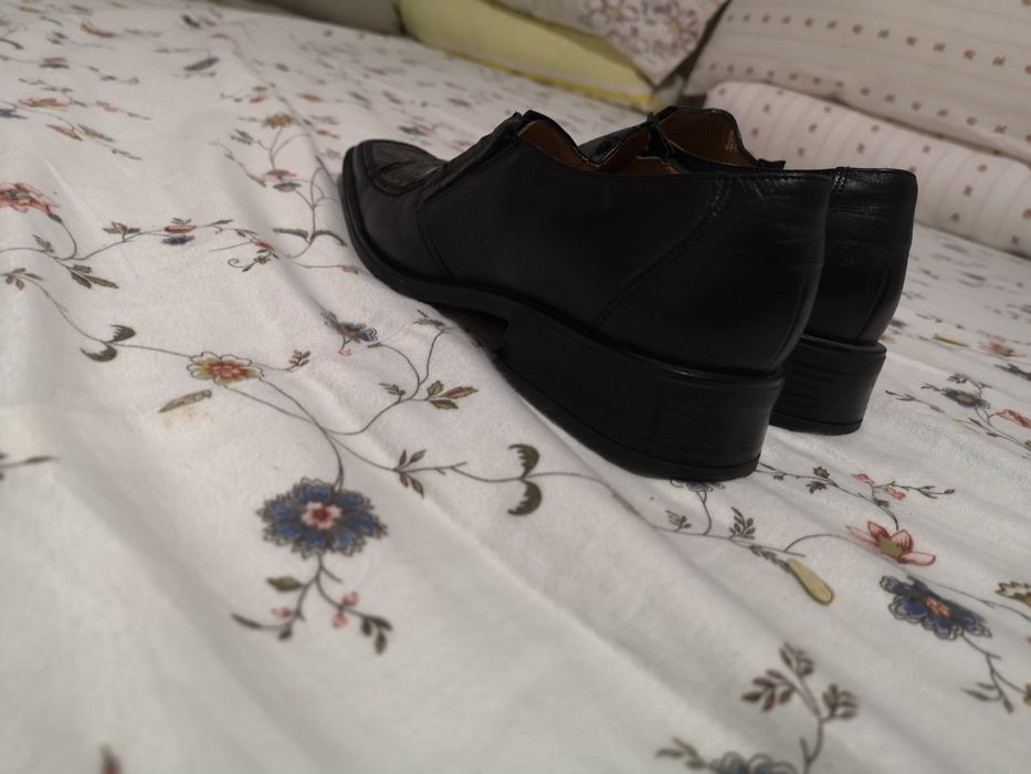 Pantofi piele naturală marimea 39