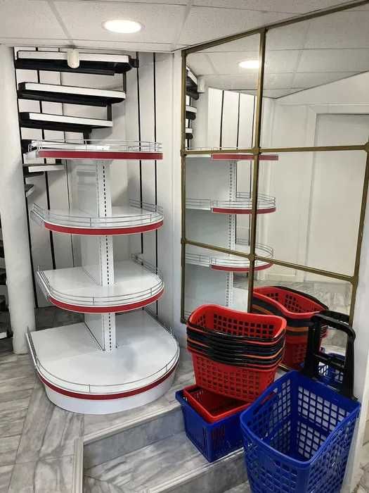 ПРОМО! Островен стелаж със заоблени рафтове