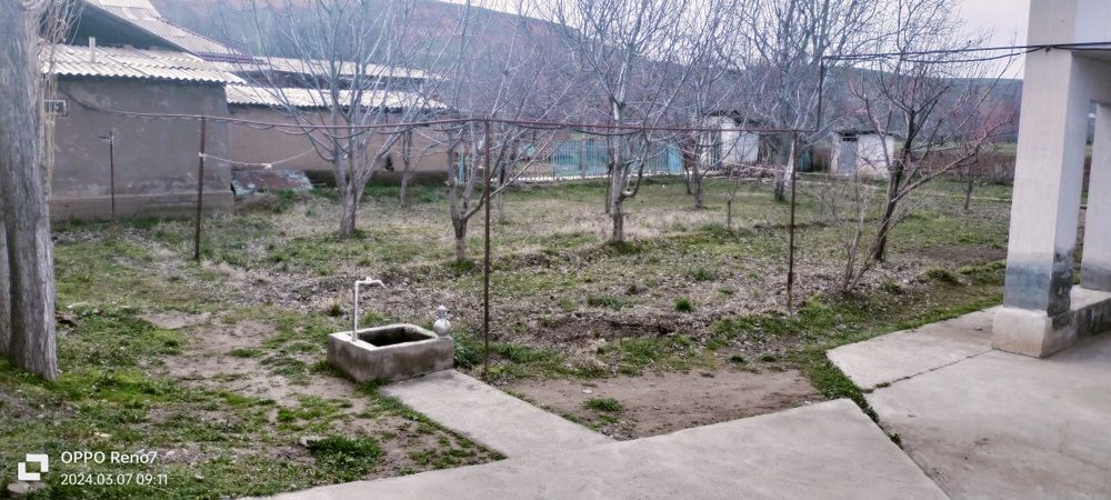 Бустонлик туман да Уй сотилади