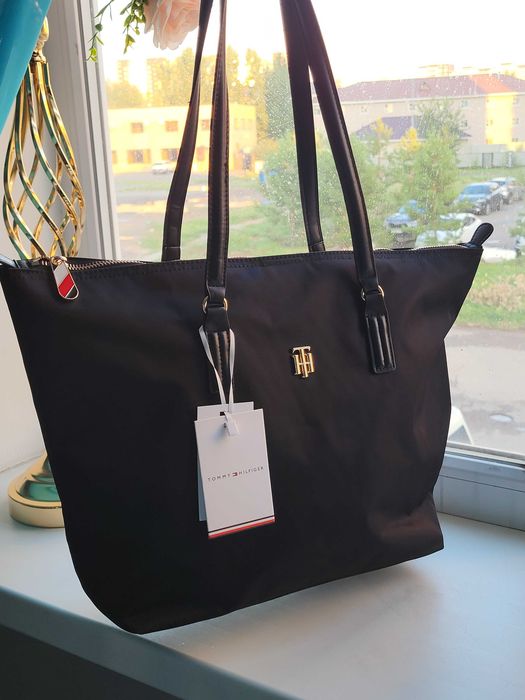 Сумка tommy hilfiger черная