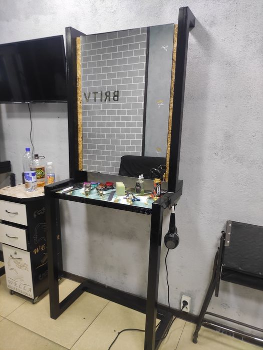 Срочно продаётся барбер стол лофт металлический