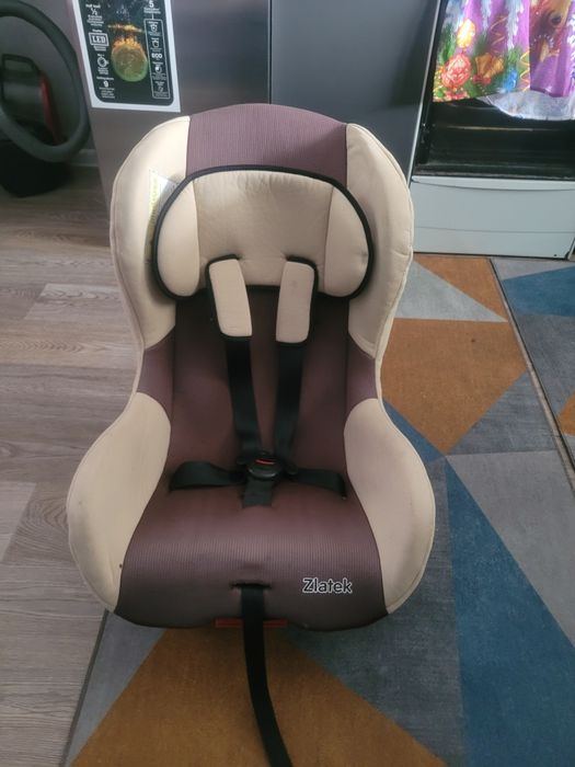 Продам детское кресло для автомобиля
