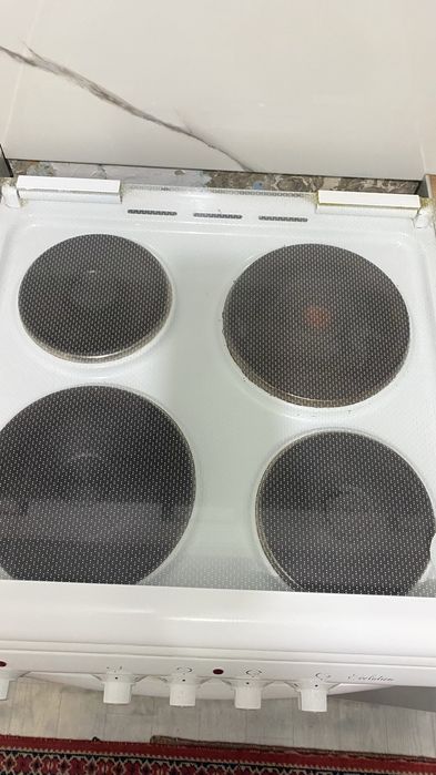 Продам электрическую плиту Evolution