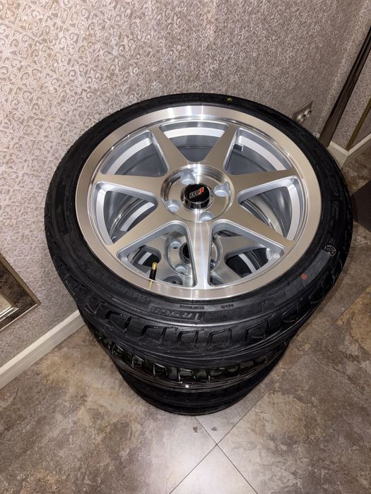 Продам диски с летней резиной новые