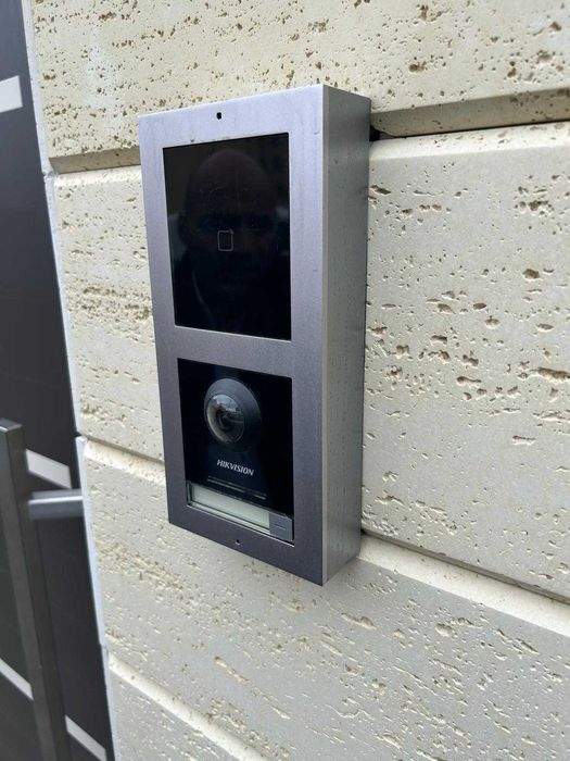 Instalare Camere video Analiza de risc Alarme Video Interfon