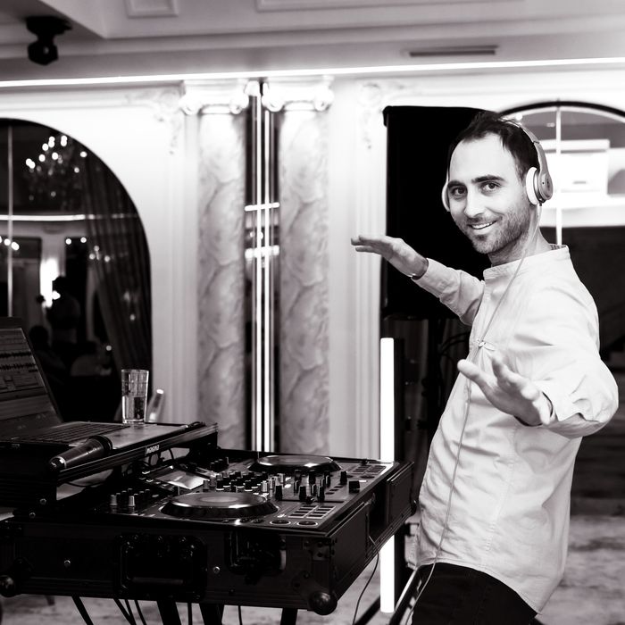 Dj evenimente nunta botez cununie pachet Foto Video DJ Alexandria