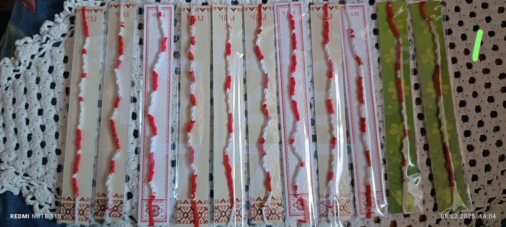 Ръчно изработени мартенички за ръка