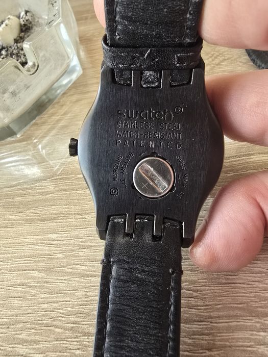 Часовник Swatch  YTB400