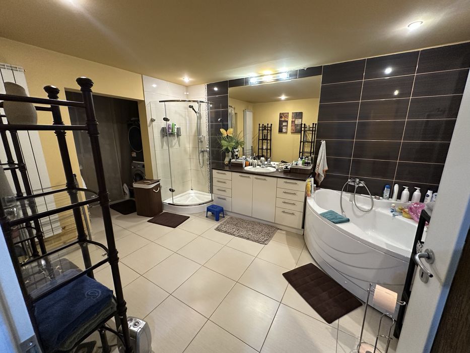 Proprietar vand apartament de lux 100mp zona Fagarasului