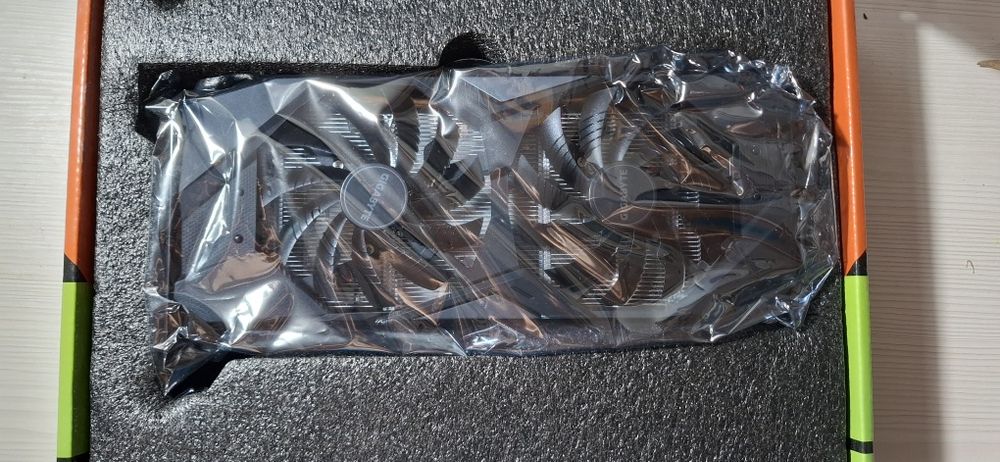 Видеокарта RTX 2060 super в исполнении от Gigabyte. Видеокарта полност