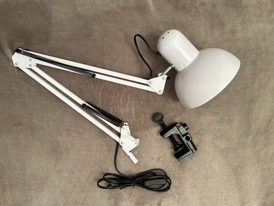 Продам настольную лампу!!!