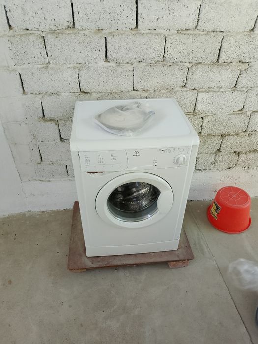 Стиральная машинка indesit б/у