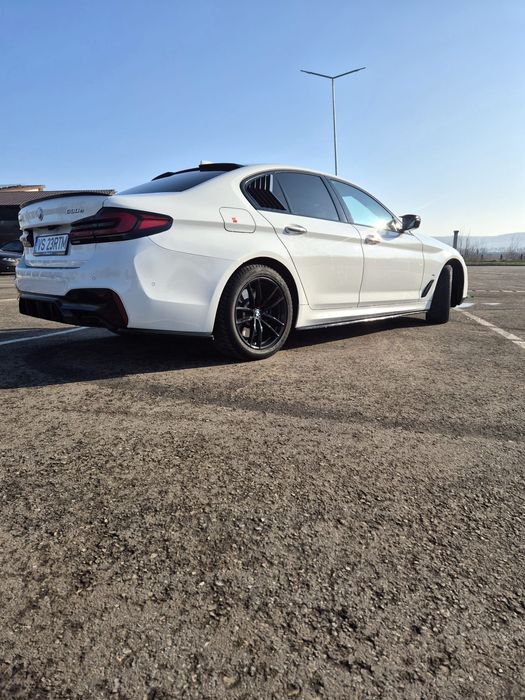 Vând BMW  530e l  xDrive l  M Sport l 2020 l HUD l