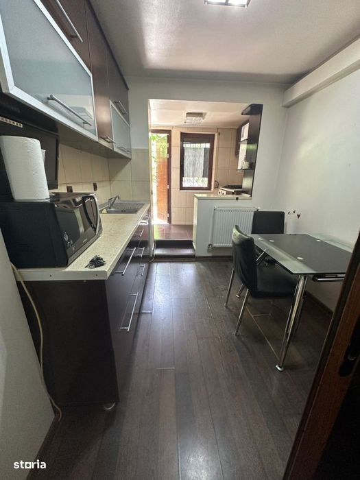 - Apartament 2 camere parter cu acces in curte, Calea Galati.