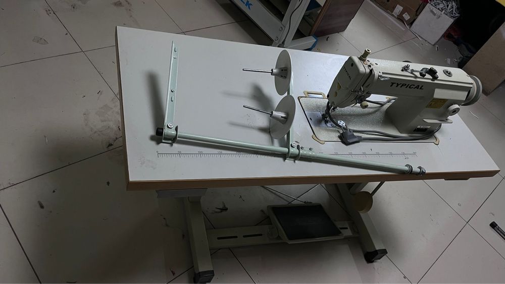 Продаю швейную машину