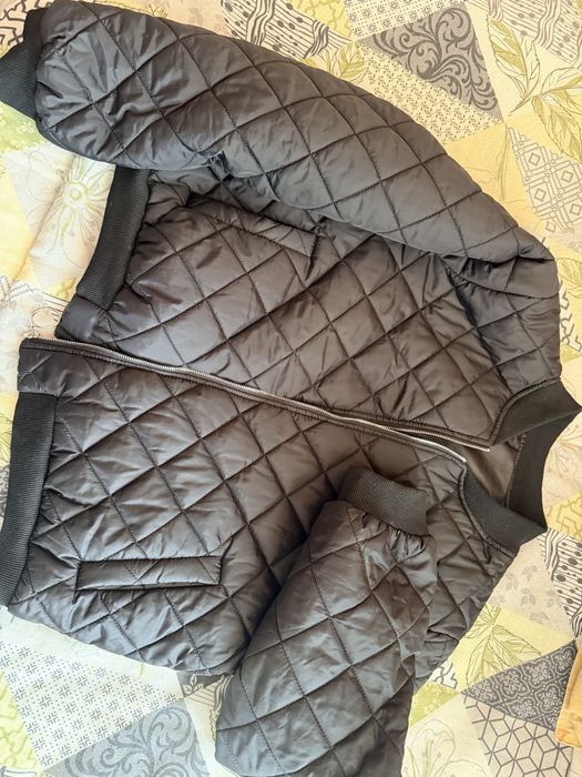 Бял суитчър черно яке юношески нови