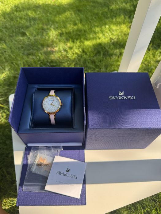 Часовник на Swarovski, модел Swarovski Crystalline Delight