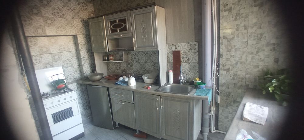 Дом 2 этажный 1,5 соток 2 больше комнаты можно раздел в3,4 ком