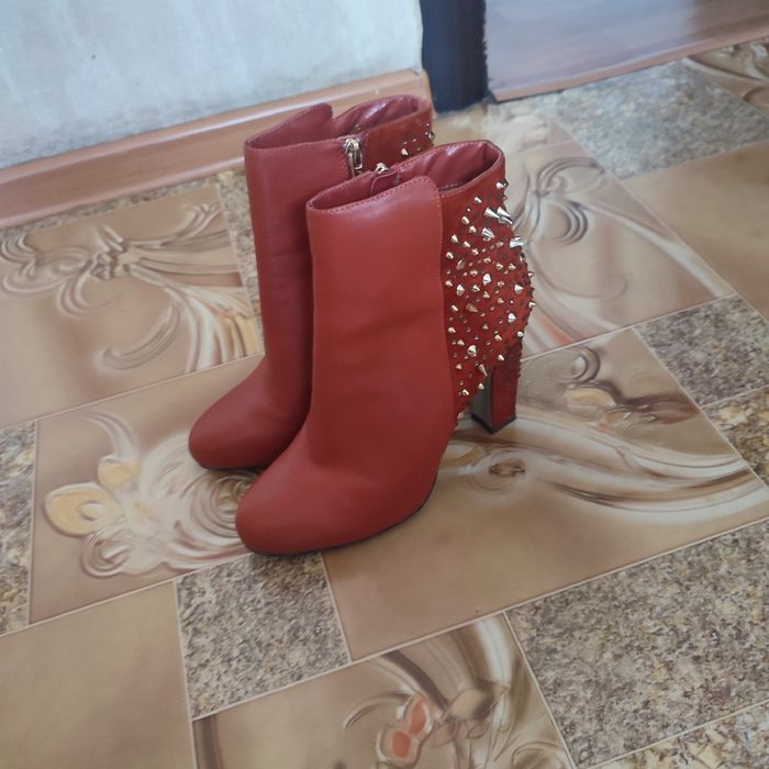 Кожаные сапоги (весна) новые