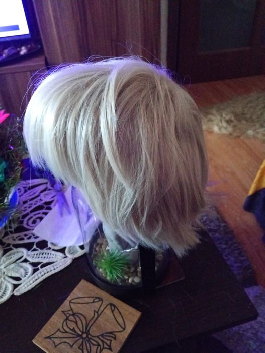 Peruca blonda par scurt