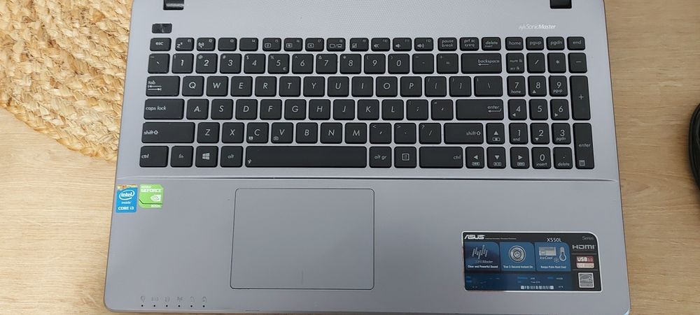 Laptop Asus X550L