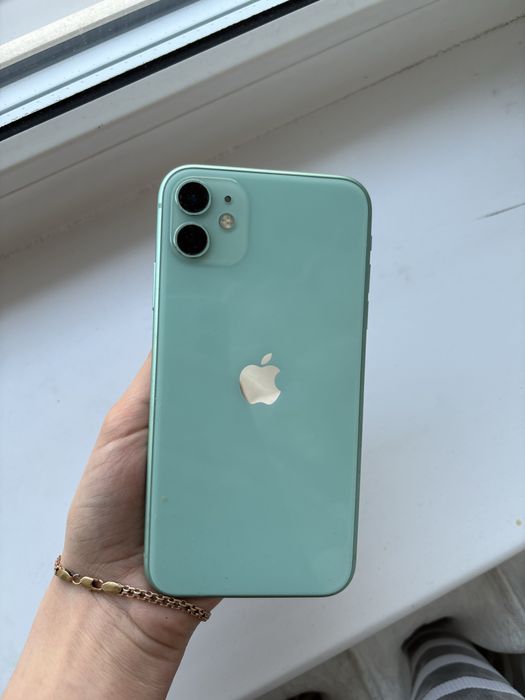 Продам Айфон 11.