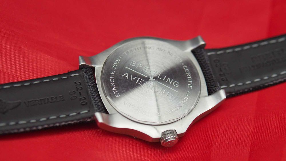 Breitling Avenger 43mm 2824