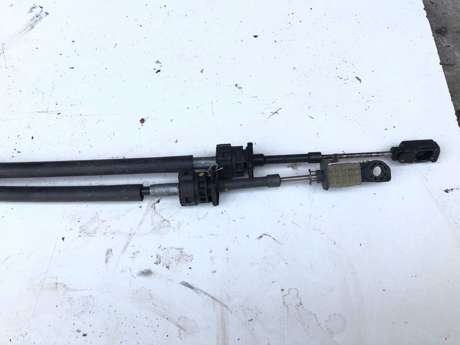 Жила скоростен лост Toyota avensis t25 2.2d4d 150hp 2007г