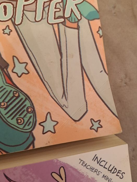 Heartstopper 1 - 4 на английски запазени