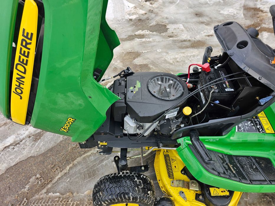 Тракторна Косачка JOHN DEERE X300R/KAWASAKI.18.К.С. Перфектна