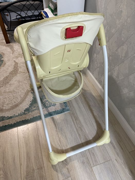 Детский стульчик для кормления