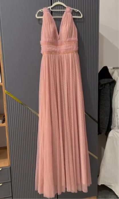 Платье на лямках