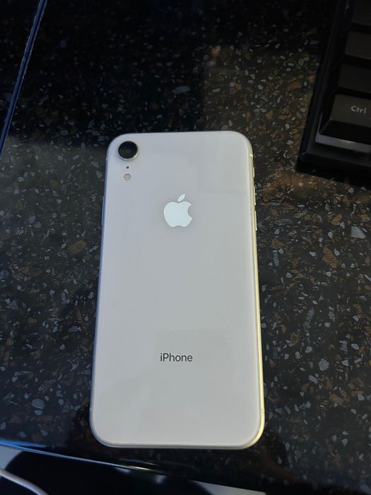 Продам Iphone Xr 64GB