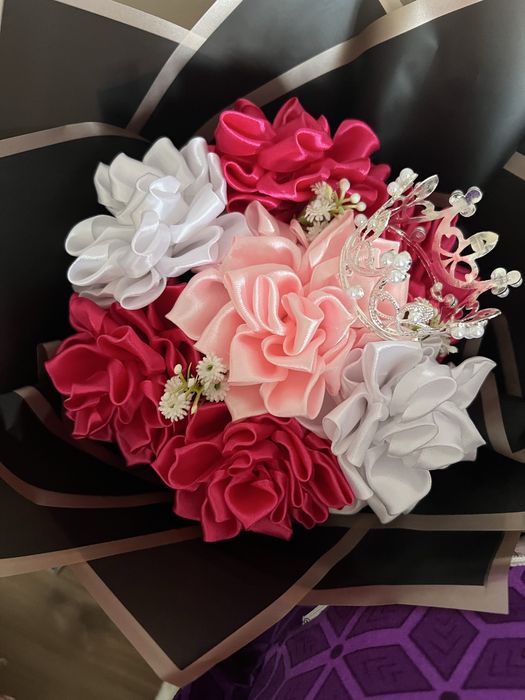 buchet de flori din satin