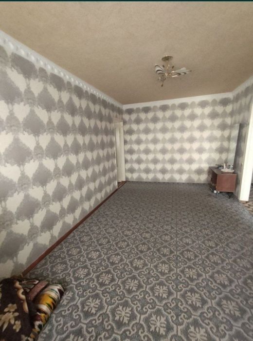 Квартира сотилади Санат саройи якинида